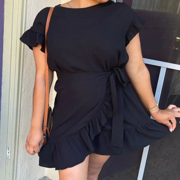 Aritzia Wilfred Ninette  Ruffle Drape Dress Black Size Medium - Picture 2 of 10